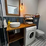 Charming In Heart Of Апартаменты