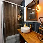 Charming In Heart Of Apartment